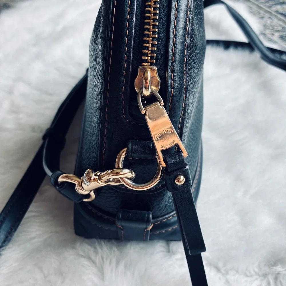 Coach Ivie F37863 Pebbled Leather Camera Crossbody Purse Black Gold Logo Bag